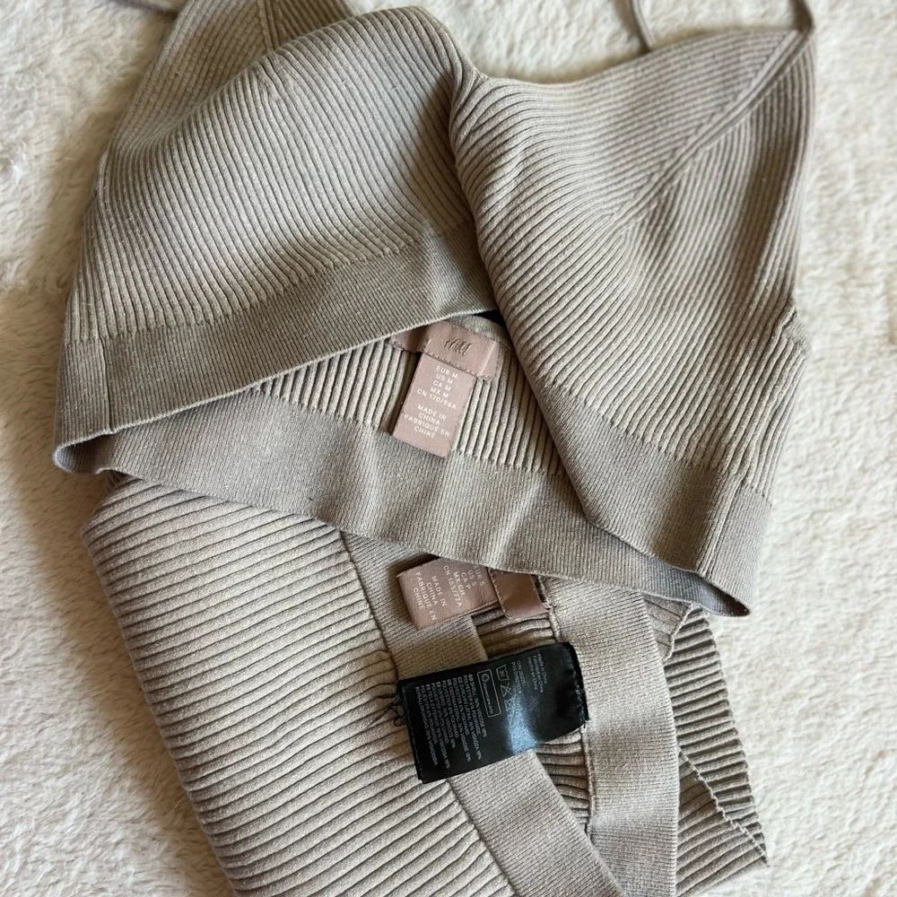 Gray / Cream Ribbed Knit Set - Picture 4 of 4